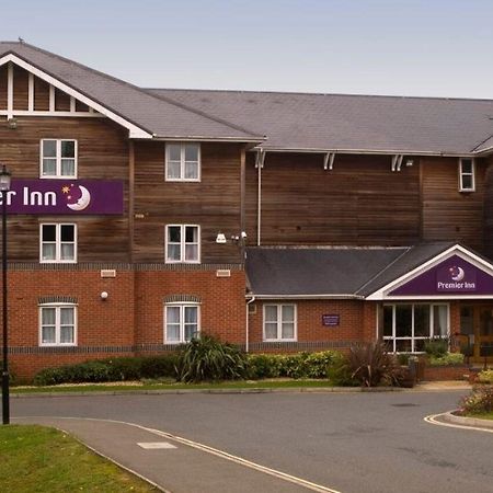 Premier Inn Isle Of Wight Newport  Bagian luar foto