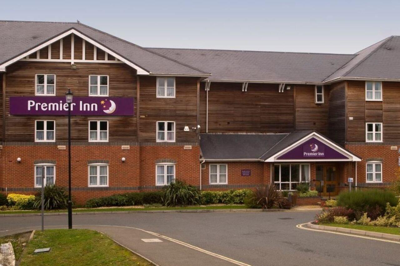 Premier Inn Isle Of Wight Newport  Bagian luar foto