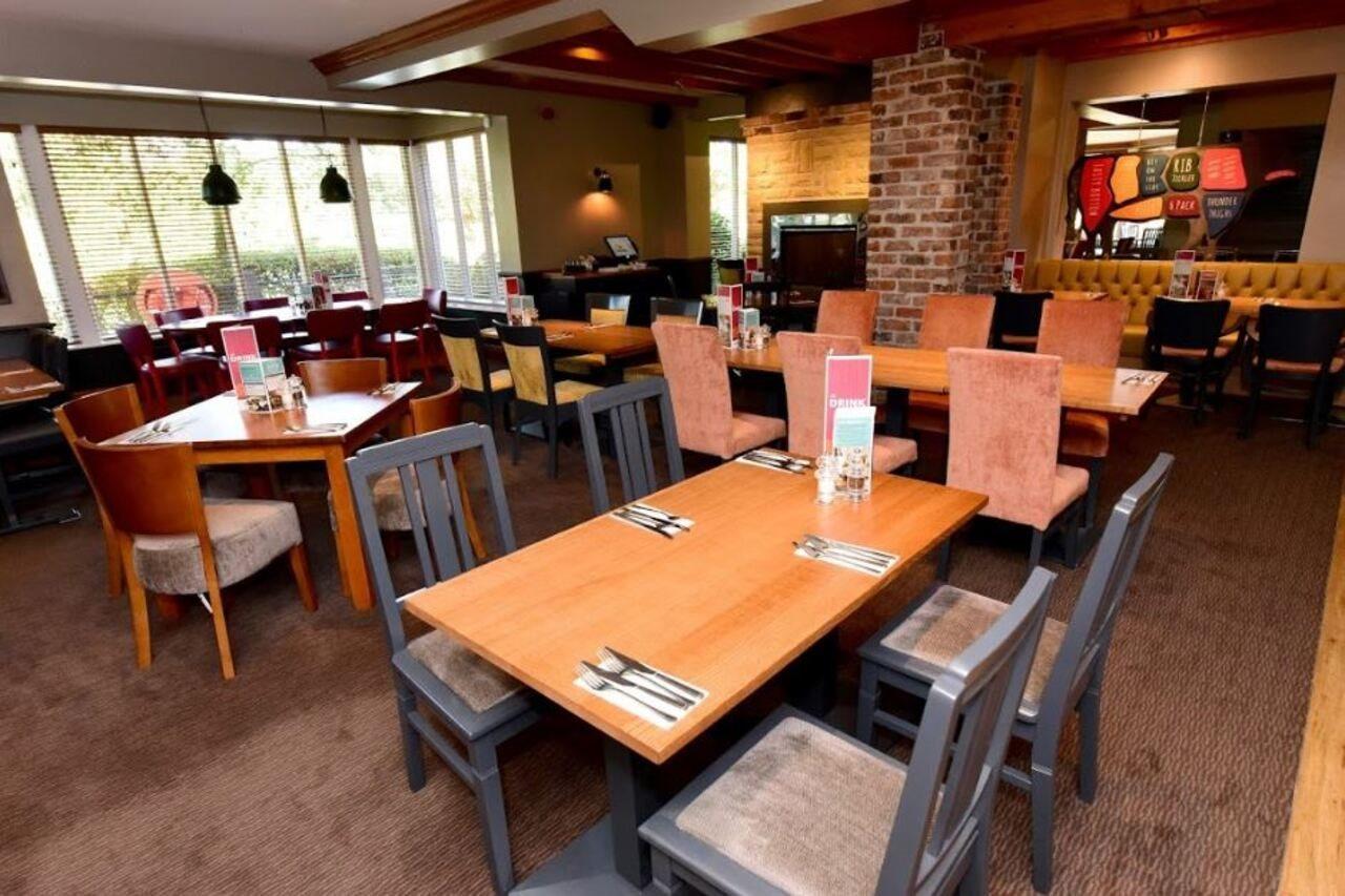 Premier Inn Isle Of Wight Newport  Bagian luar foto