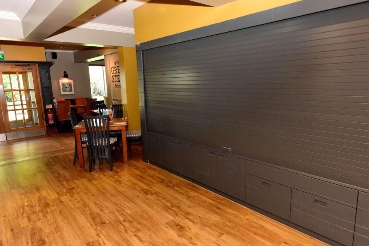 Premier Inn Isle Of Wight Newport  Bagian luar foto