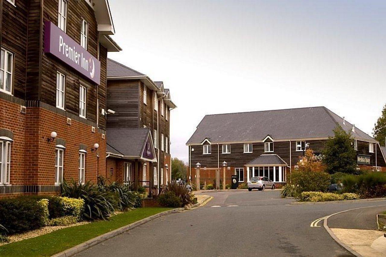 Premier Inn Isle Of Wight Newport  Bagian luar foto